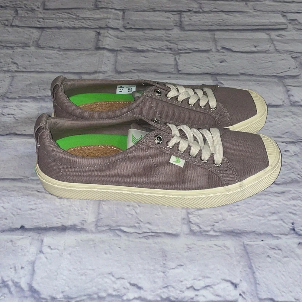 Cariuma OCA Low Canvas Sneakers Mystic Grey - Size 9.5